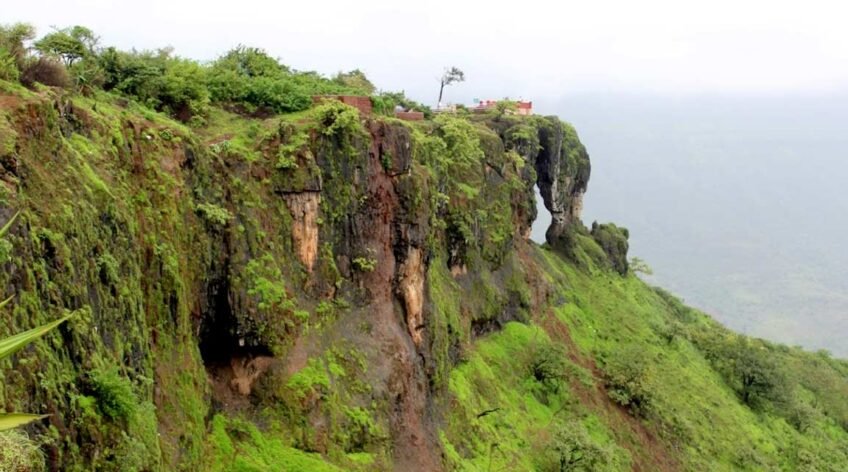 “Explore the top 5 must-visit places in Mahabaleshwar, from breathtaking viewpoints and peaceful lakes to historic forts and beautiful waterfalls. Discover the natural beauty and charm that make Mahabaleshwar a favorite destination for travelers.”