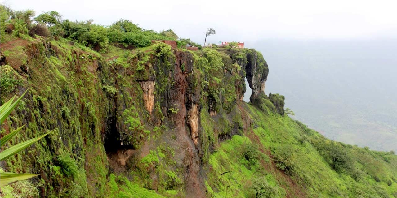 “Explore the top 5 must-visit places in Mahabaleshwar, from breathtaking viewpoints and peaceful lakes to historic forts and beautiful waterfalls. Discover the natural beauty and charm that make Mahabaleshwar a favorite destination for travelers.”