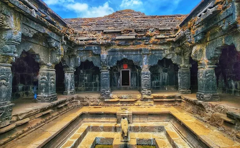 Krishnabai Temple is a peaceful and historic temple in Mahabaleshwar, known for its beautiful surroundings and the sacred source of the Krishna River. Surrounded by lush green hills and scenic views, it is a serene place for visitors seeking spirituality and nature.