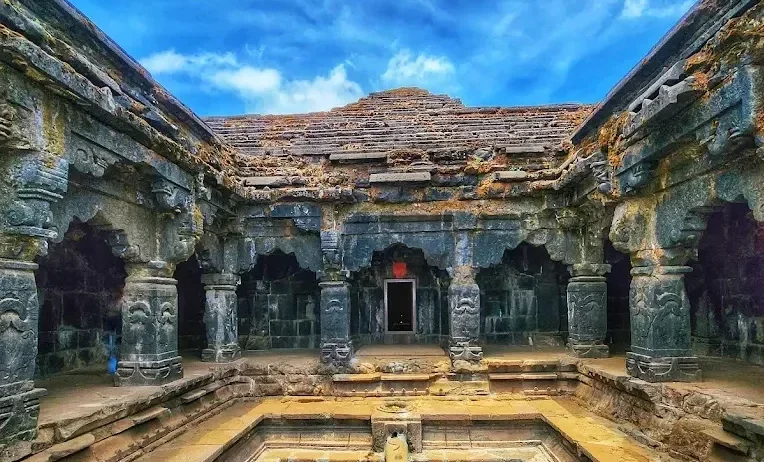 Krishnabai Temple is a peaceful and historic temple in Mahabaleshwar, known for its beautiful surroundings and the sacred source of the Krishna River. Surrounded by lush green hills and scenic views, it is a serene place for visitors seeking spirituality and nature.