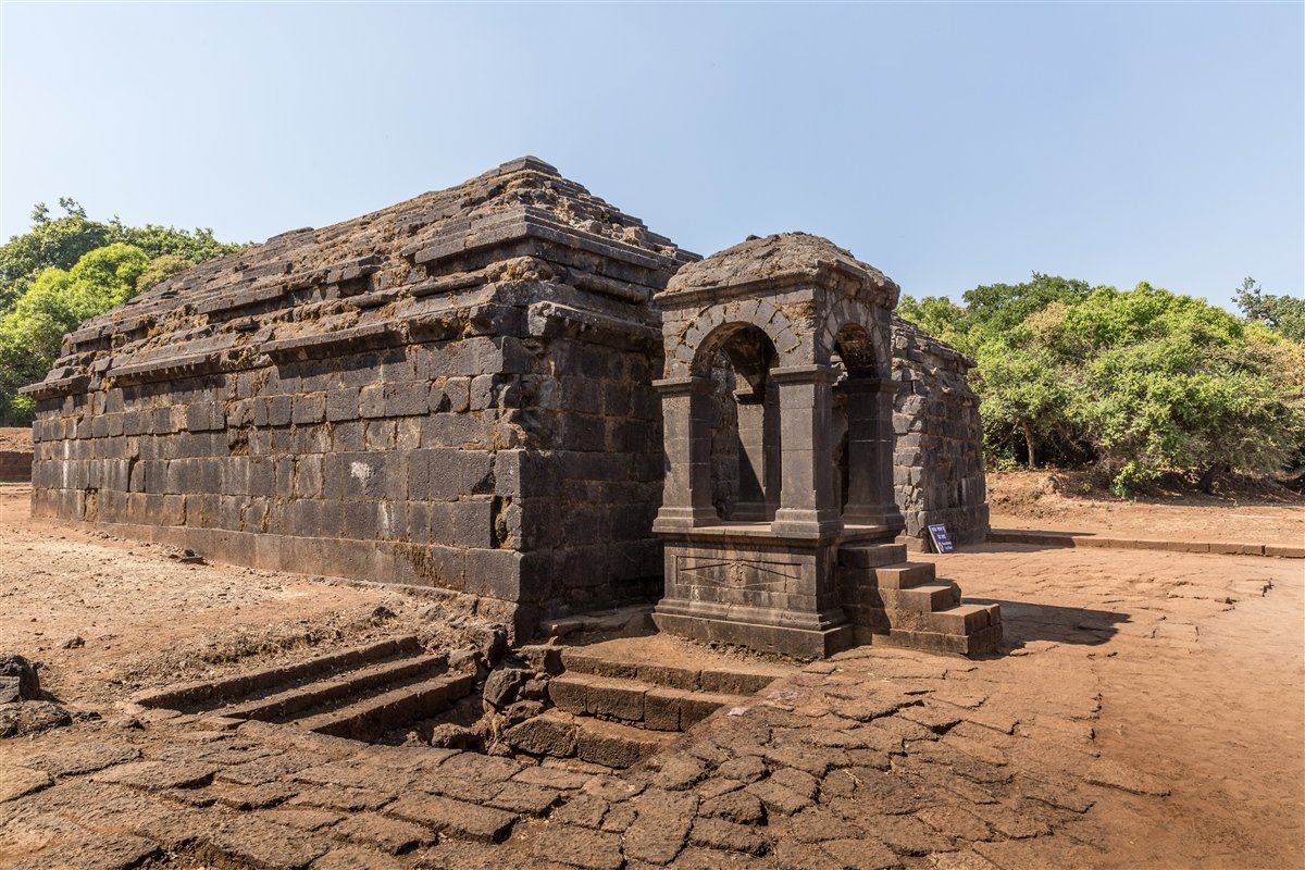 Krishnabai Temple is a peaceful and historic temple in Mahabaleshwar, known for its beautiful surroundings and the sacred source of the Krishna River. Surrounded by lush green hills and scenic views, it is a serene place for visitors seeking spirituality and nature.